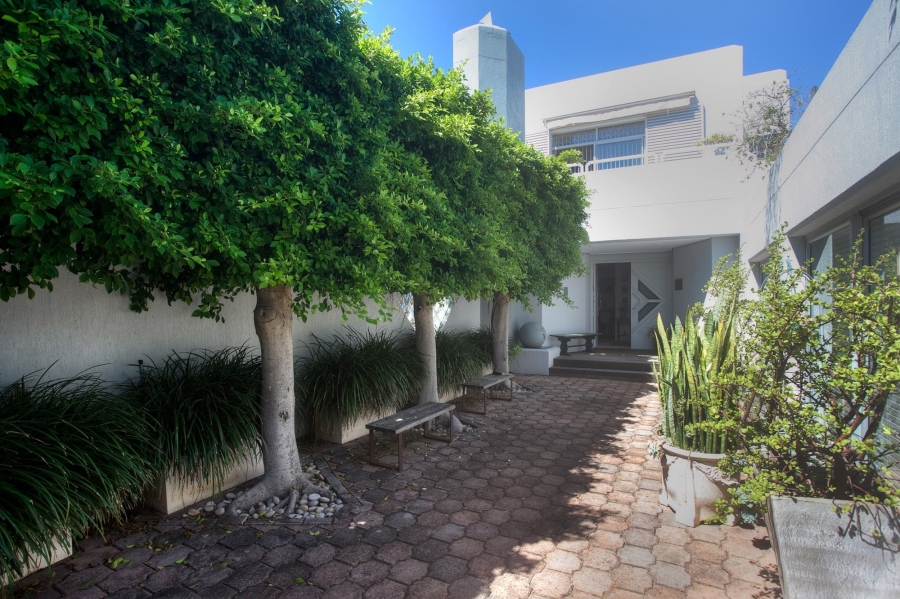 4 Bedroom Property for Sale in Summerstrand Eastern Cape